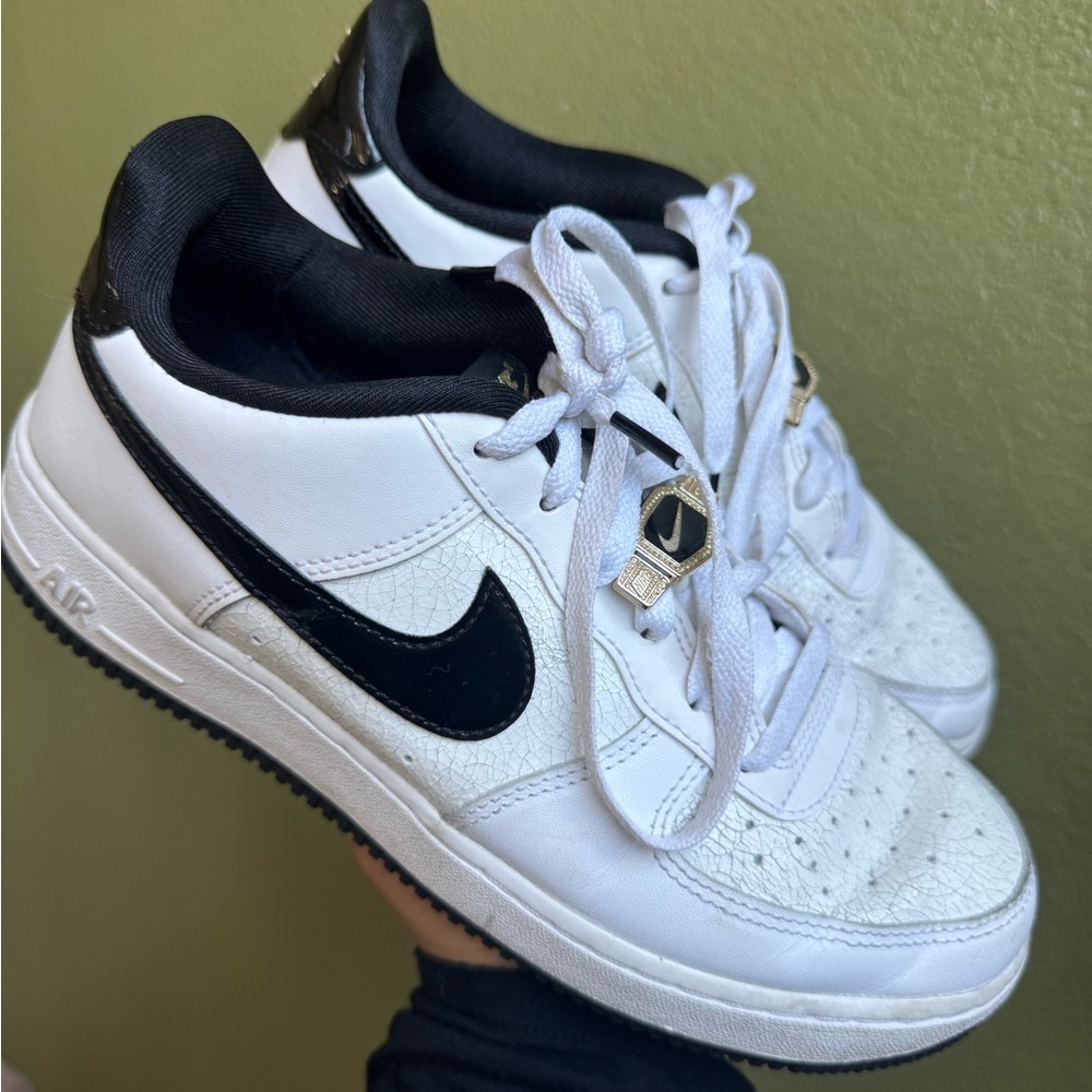 Nike Air Force 1 LV8 (Youth 7/Women’s 8.5)